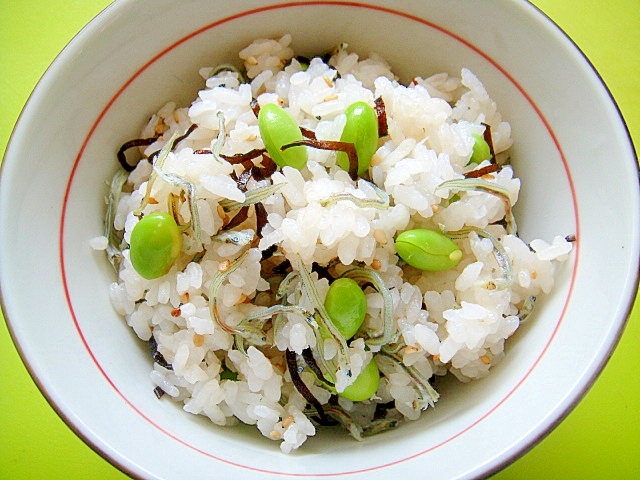 塩昆布と枝豆じゃこの混ぜご飯