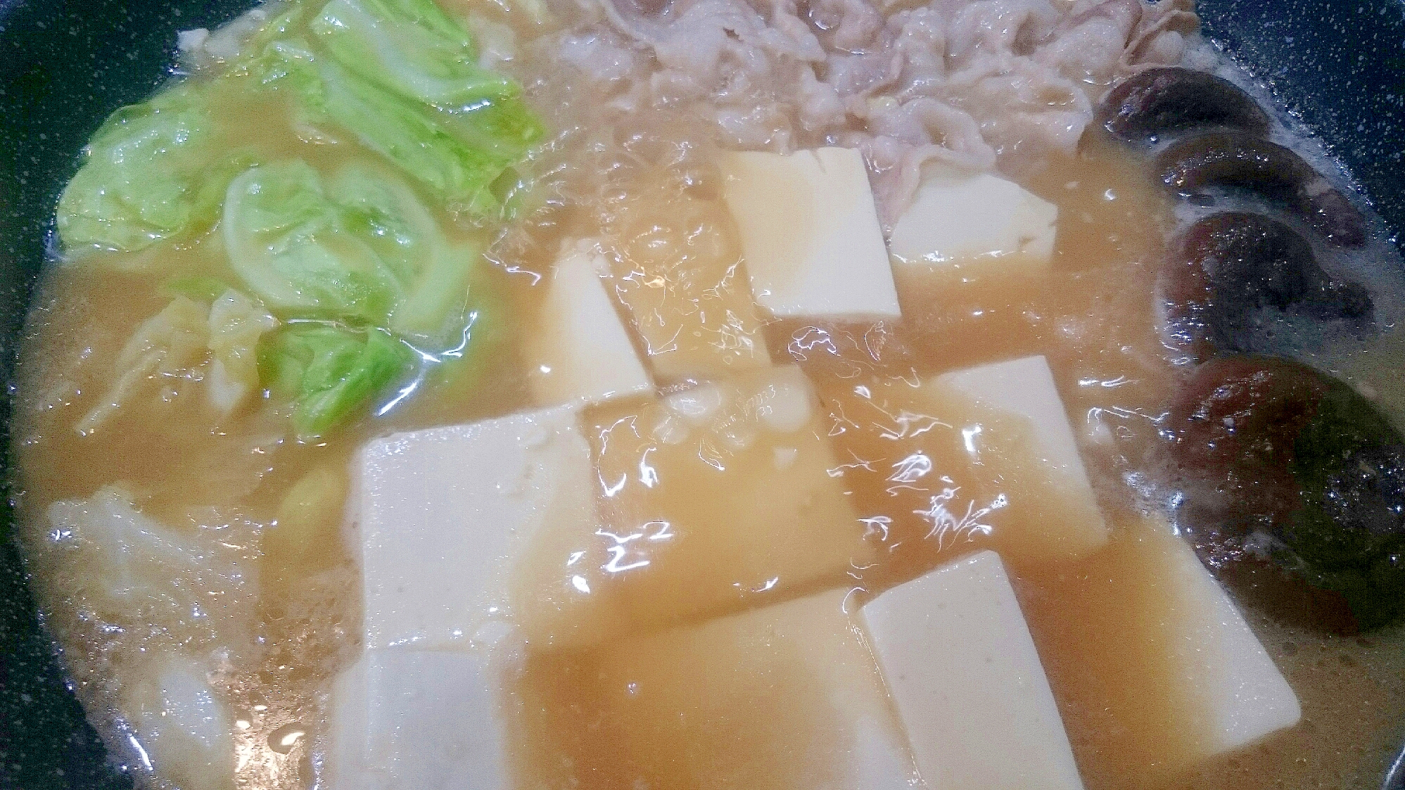 市販のつゆで簡単 とんこつ醤油鍋 レシピ 作り方 By さ恵 楽天レシピ 市販のつゆで簡単 とんこつ醤油鍋 レシピ 作り方 By さ恵 楽天レシピ