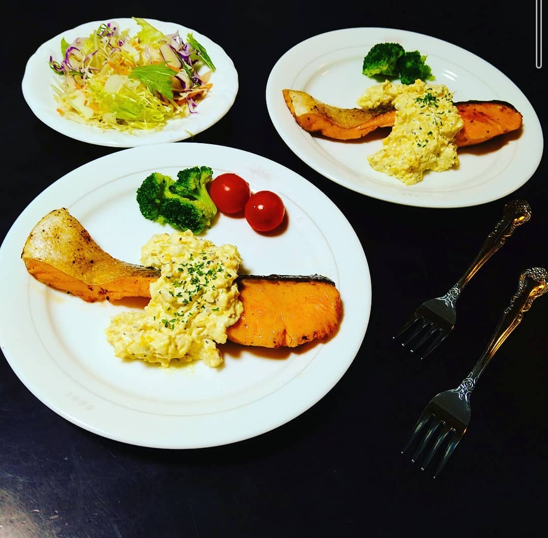 サーモンのソテー♡タルタルソースがけ