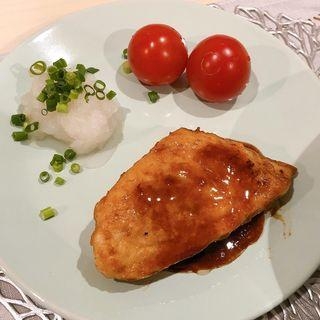 鮭のムニエル和風カレーソース