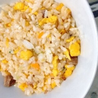 鶏がらスープの素で簡単チャーハン レシピ 作り方 By 桜 咲子 楽天レシピ 鶏がらスープの素で簡単チャーハン レシピ 作り方 By 桜 咲子 楽天レシピ