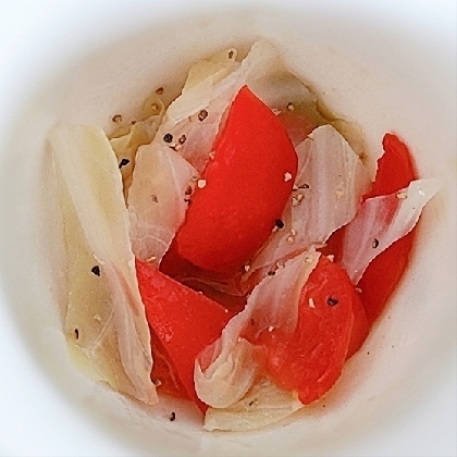 たくさん食べられる♡簡単♡キャベツとトマトのサラダ
