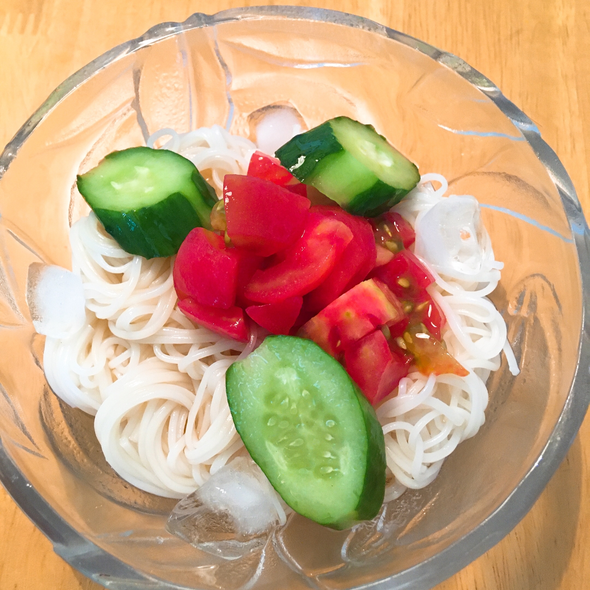 トマト きゅうり ぶっかけそうめん レシピ 作り方 By みぃちゃんのお弁当 楽天レシピ トマト きゅうり ぶっかけそうめん レシピ 作り方 By みぃちゃんのお弁当 楽天レシピ