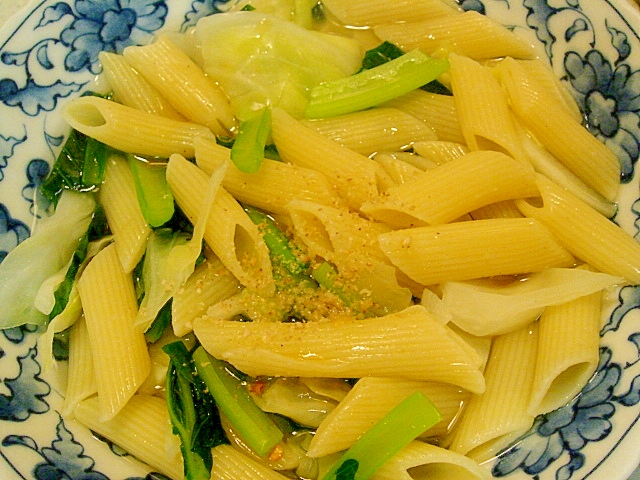 小松菜とキャベツの塩ラーメン風パスタ