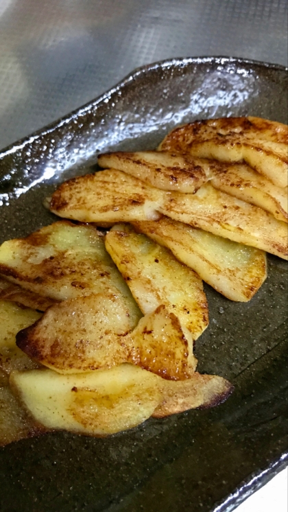 フライパンで作る簡単な焼きりんご♪