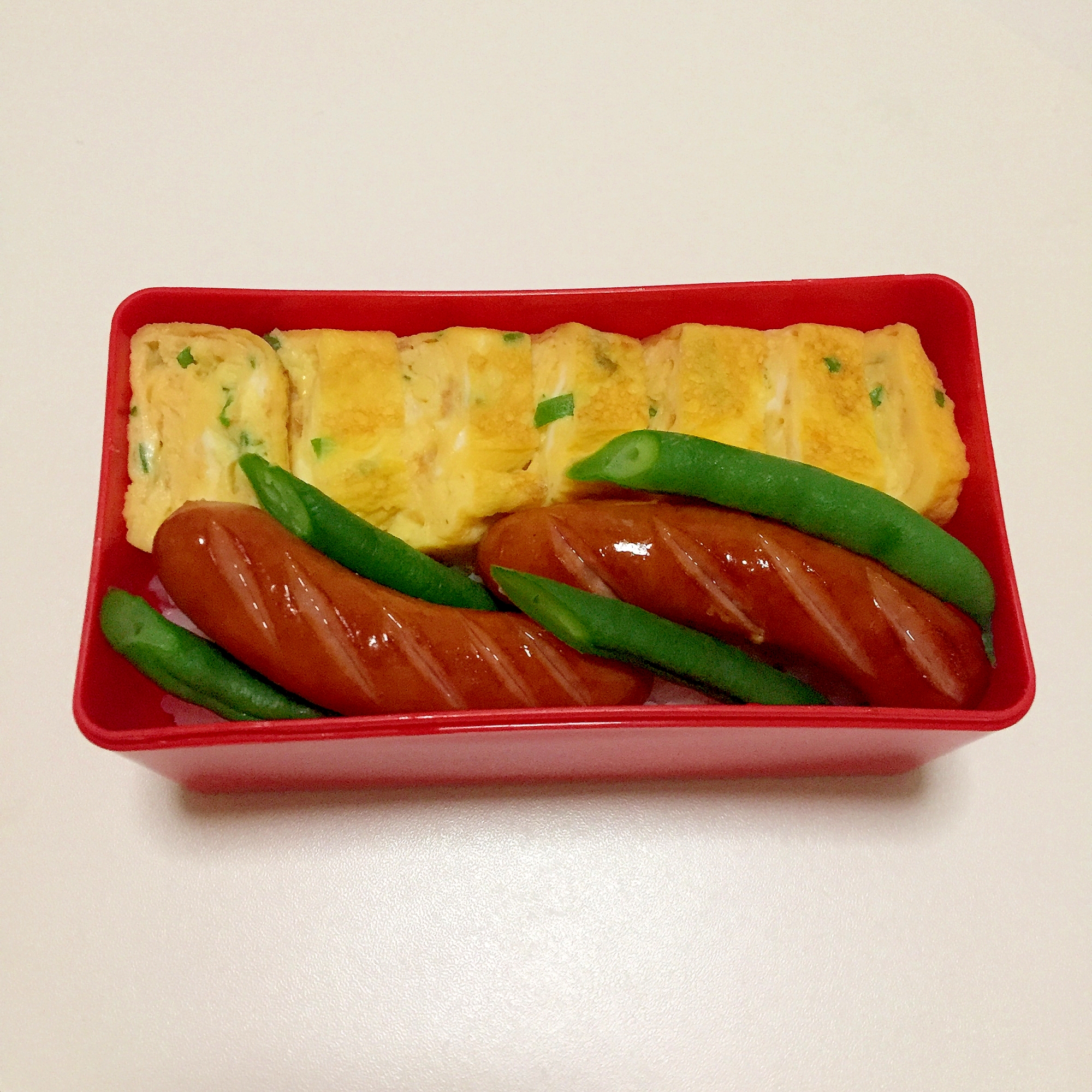 お弁当ご飯 玉子焼きとウインナーとインゲン ♪