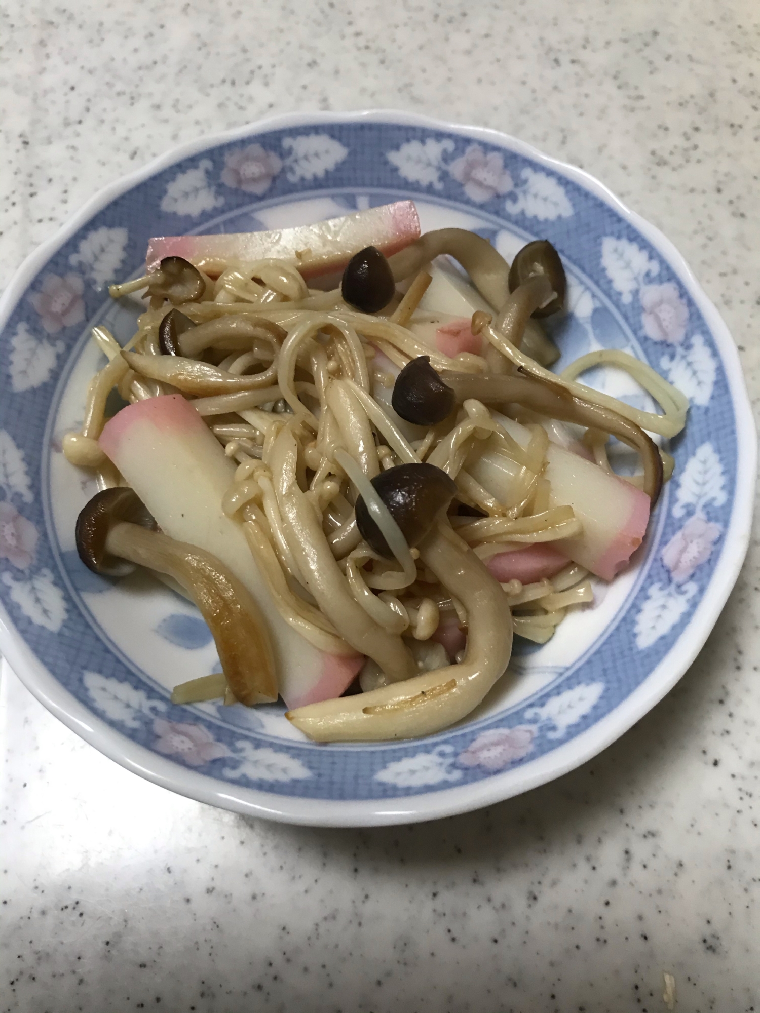 蒲鉾ときのこの中華炒め