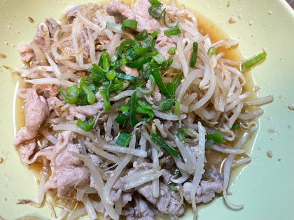 電子レンジで♪豚こまもやし(ごま味噌味)