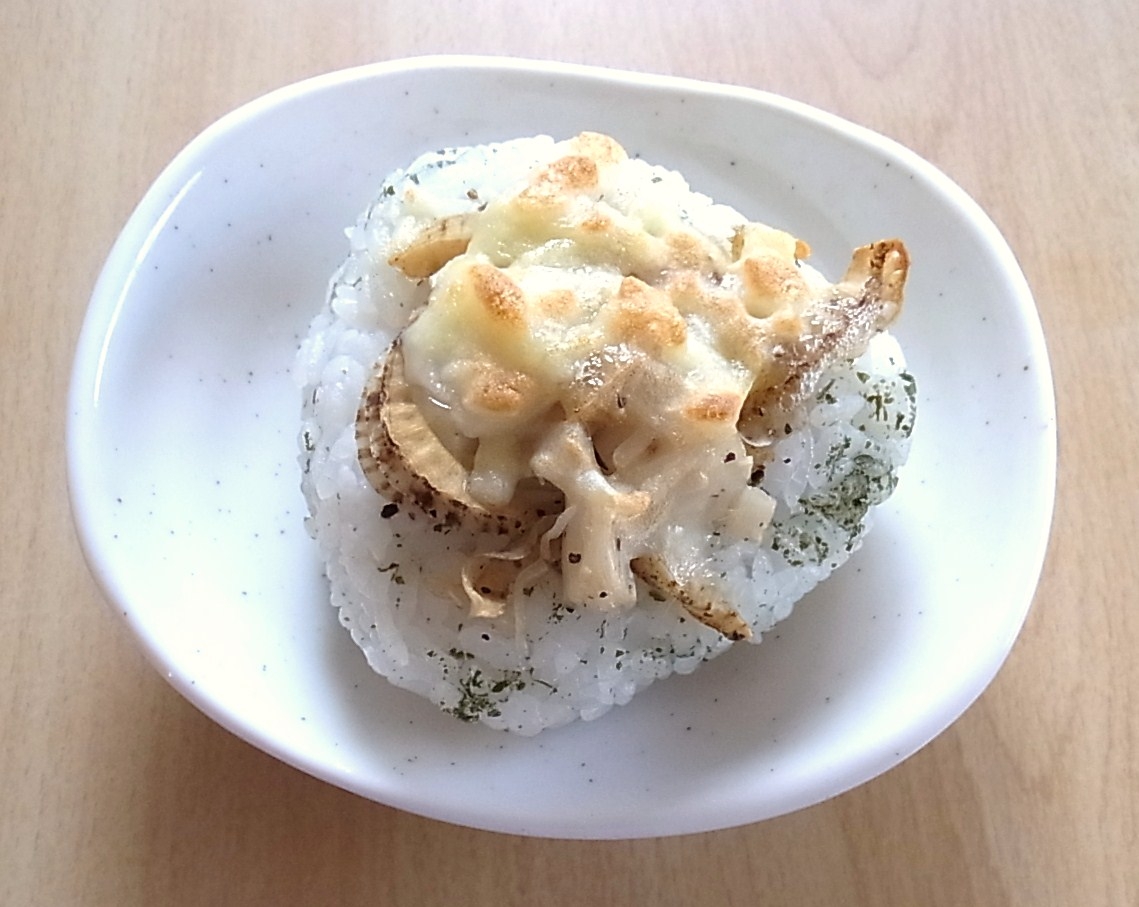 北海道　ベビー帆立のチーズのせ焼きおにぎり