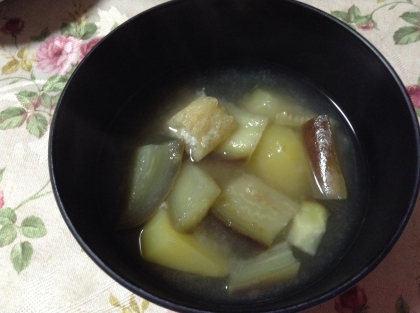 じゃが芋と茄子のお味噌汁