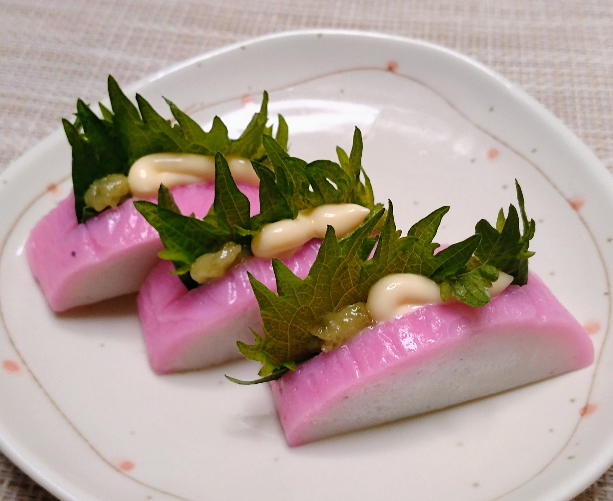 大葉と、わさびと、マヨネーズで『板わさ』