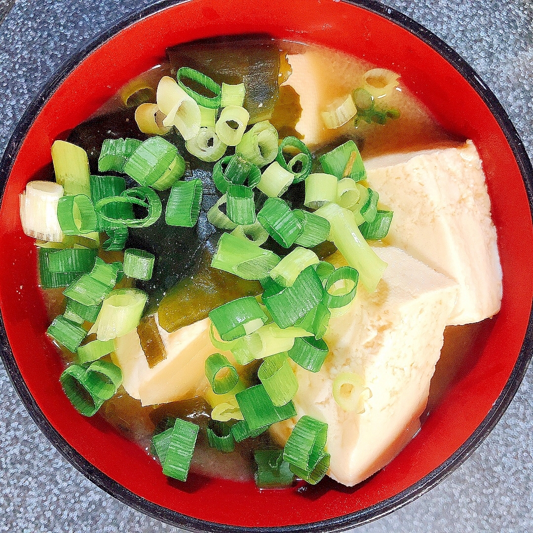 お豆腐とわかめと大根のお味噌汁♪