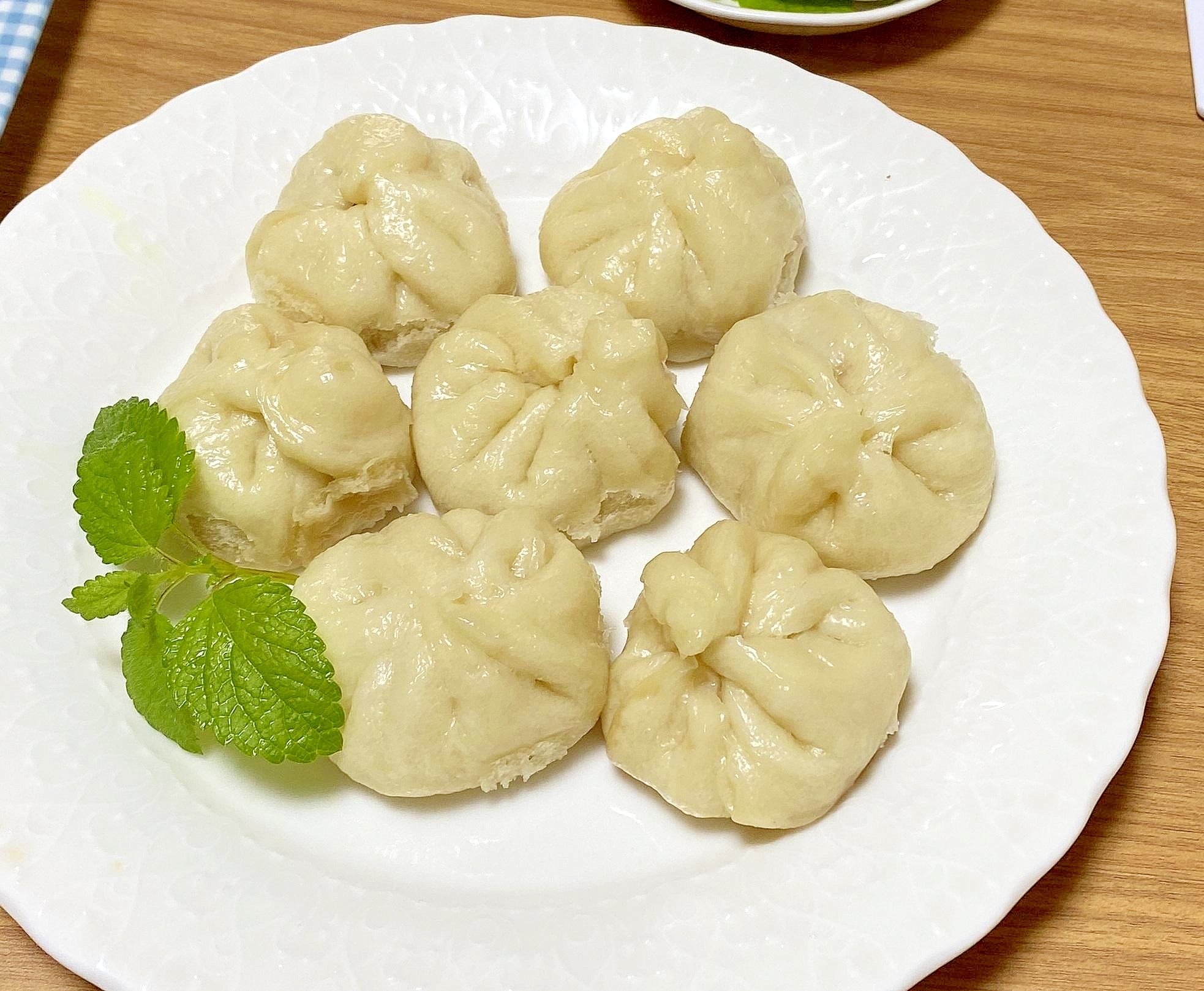 フライパンで、簡単材料のプチ豚まん