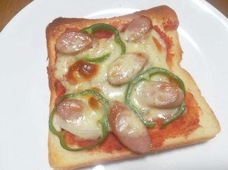 手作りソースのピザトースト