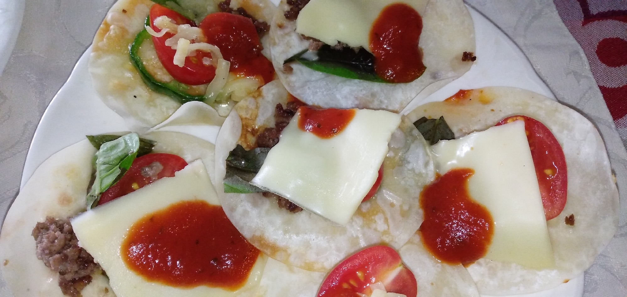 【簡単】餃子の皮で作るやる気のないピザ