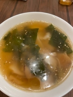 余った餃子の皮で！ワカメと餃子の皮の中華スープ