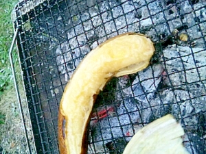 バナナの、丸ごと焼き