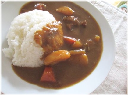 美味しそうなカレーのUPが気になっていたので・・今朝から煮込んで完成です（＾ｃ＾）　　来客用にお肉も奮発しちゃいました（笑）　　とっても美味しかったです＾＾*