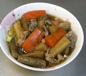 和食の一品、ごぼうと豚肉の炊き合わせ