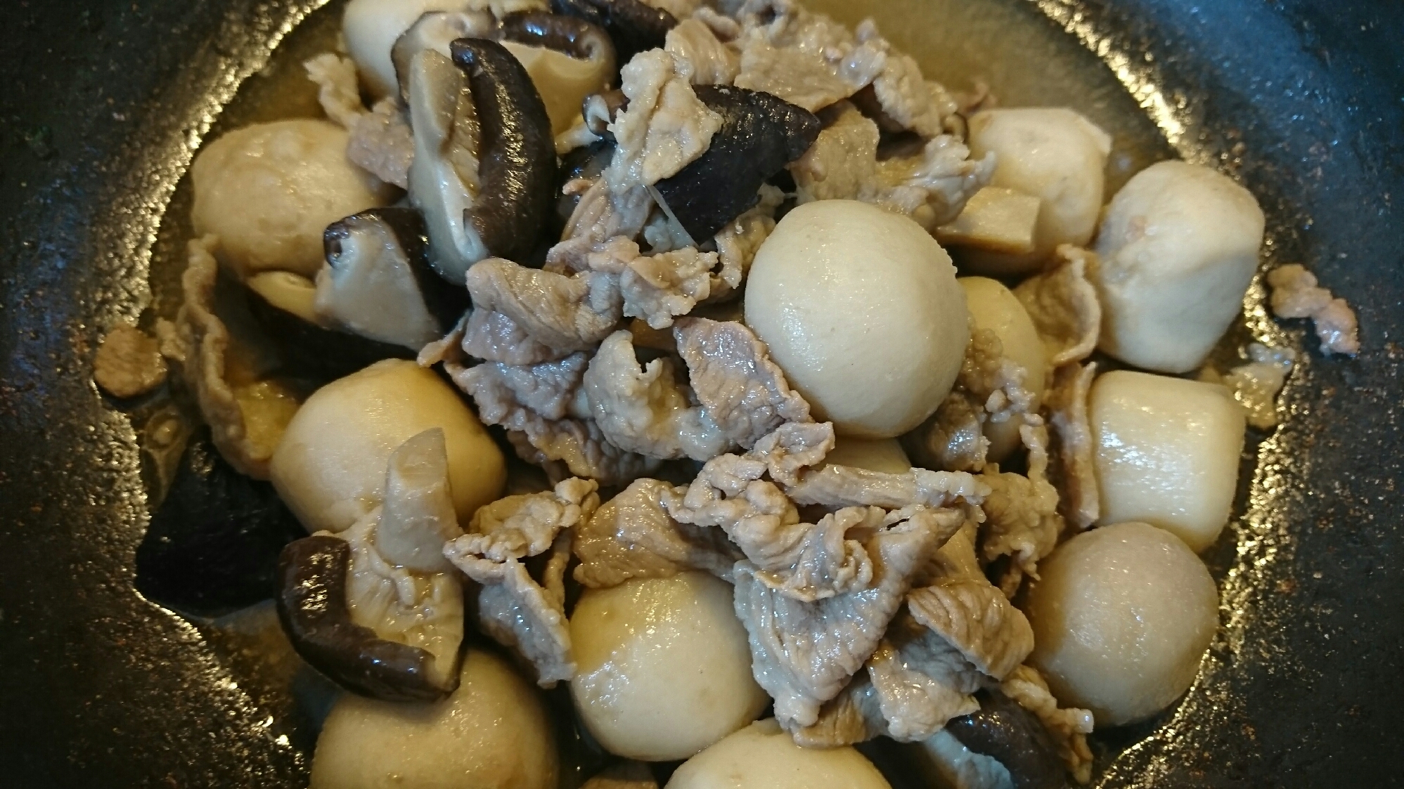 里芋と豚肉の煮物