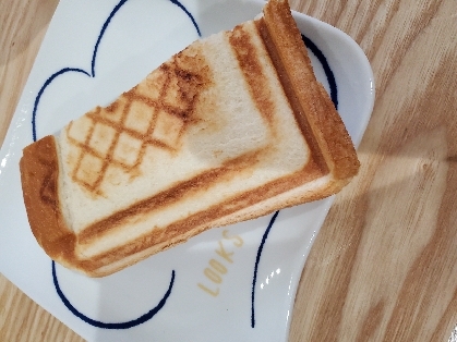 子供も大好き　たまごホットサンド