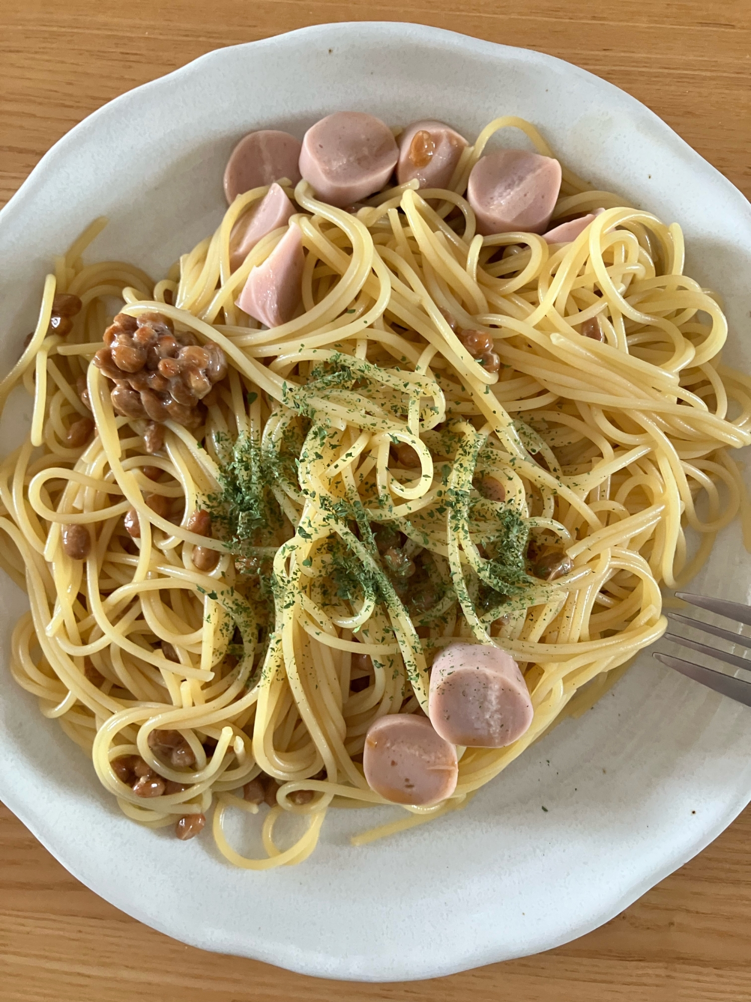 魚肉ソーセージと納豆のパスタ