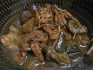 鶏肉と茄子ともやしのオイスターソース入り煮物。