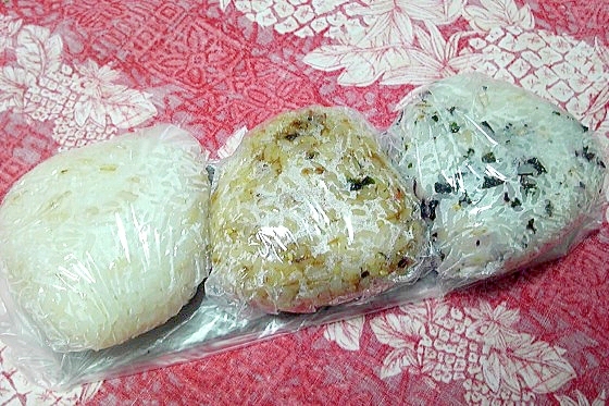 冷凍保存で美味しく☆3種のおむすび