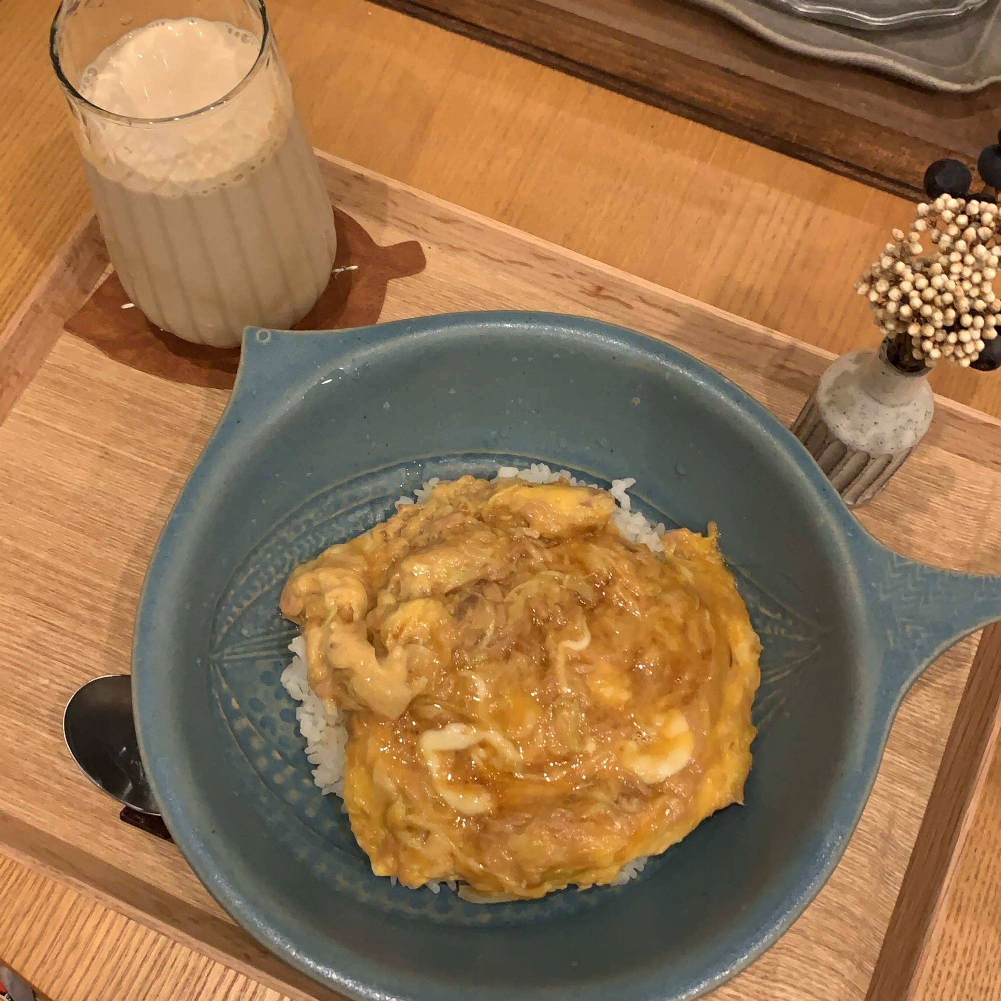 料理苦手でも作れる、チーズ入りツナたま丼