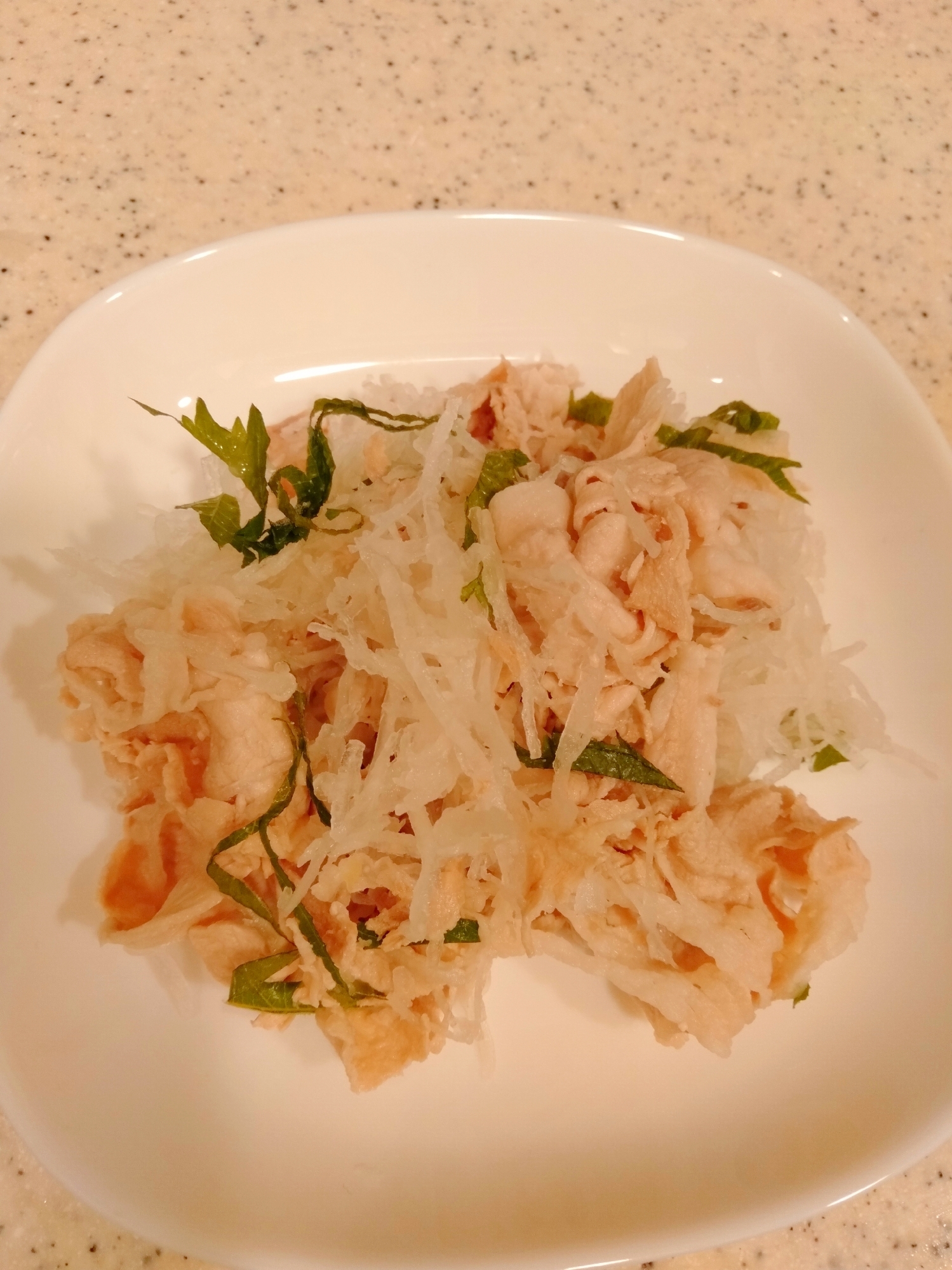 さっぱり!千切り大根と豚肉の大葉あえ