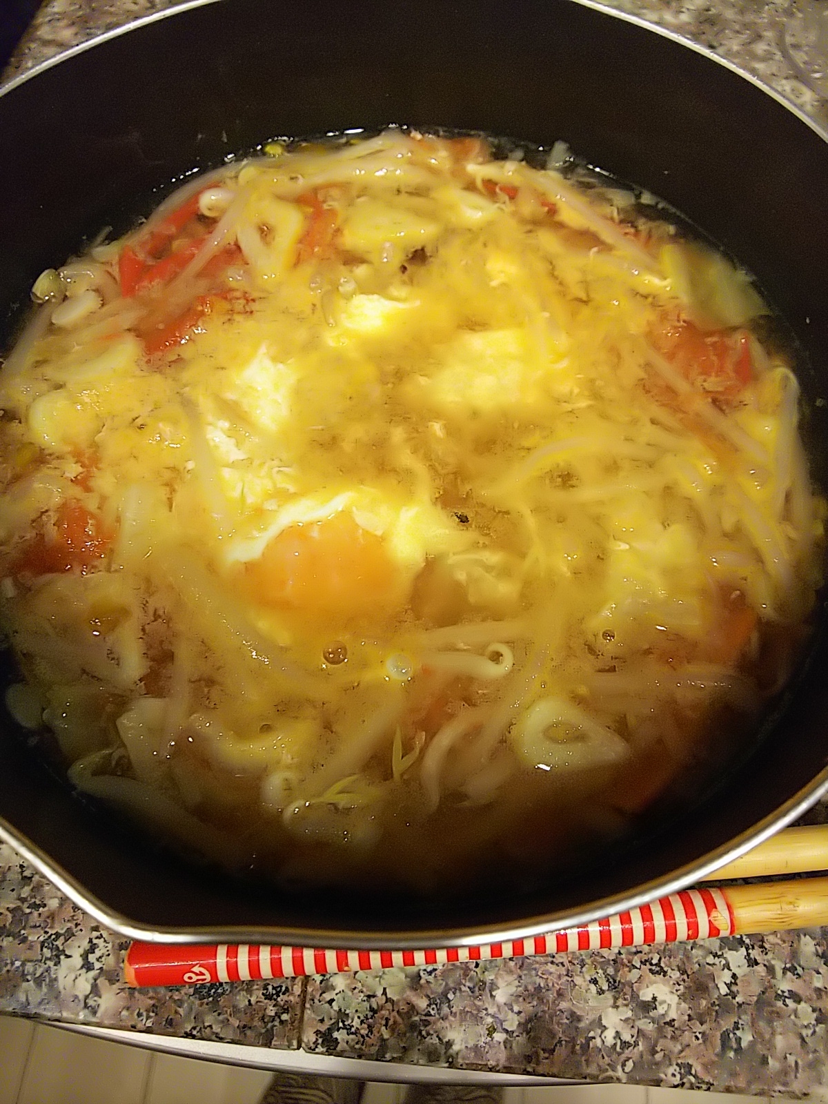 プチプチ三十雑穀のトマト卵スープ