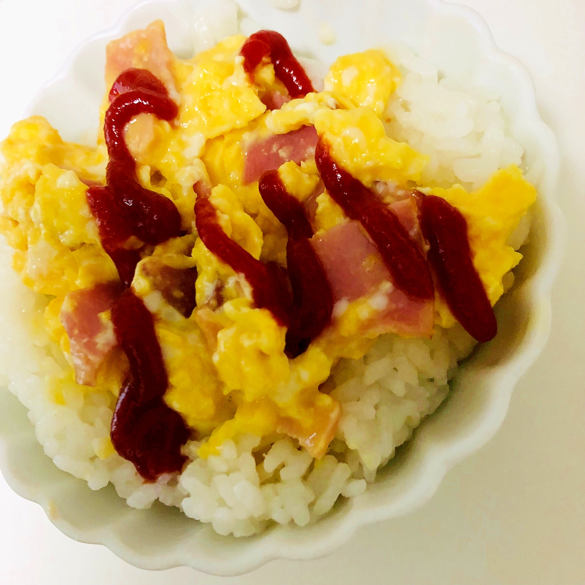 ベーコンとスクランブルエッグの丼