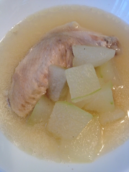 冬瓜と鶏手羽のスープ