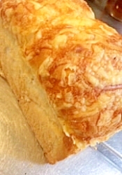 こんがりチーズの山食パン★アレンジ写真あり