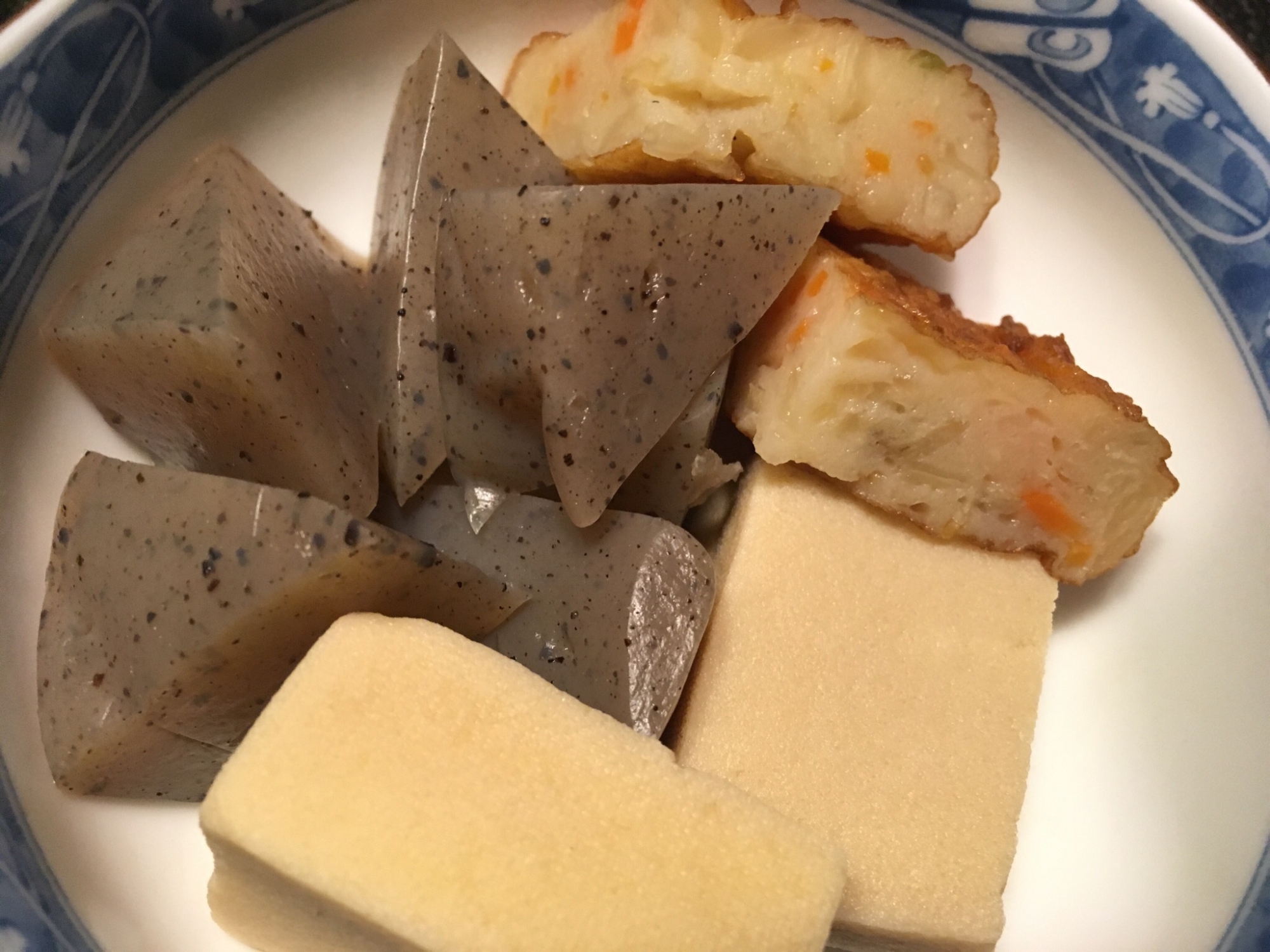 こんにゃくとさつま揚げと高野豆腐の含め煮