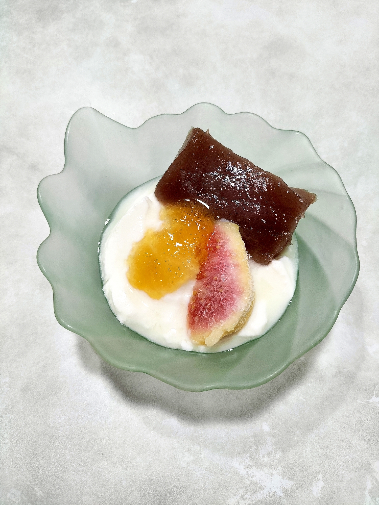 小豆外郎と無花果のハニーヨーグルト