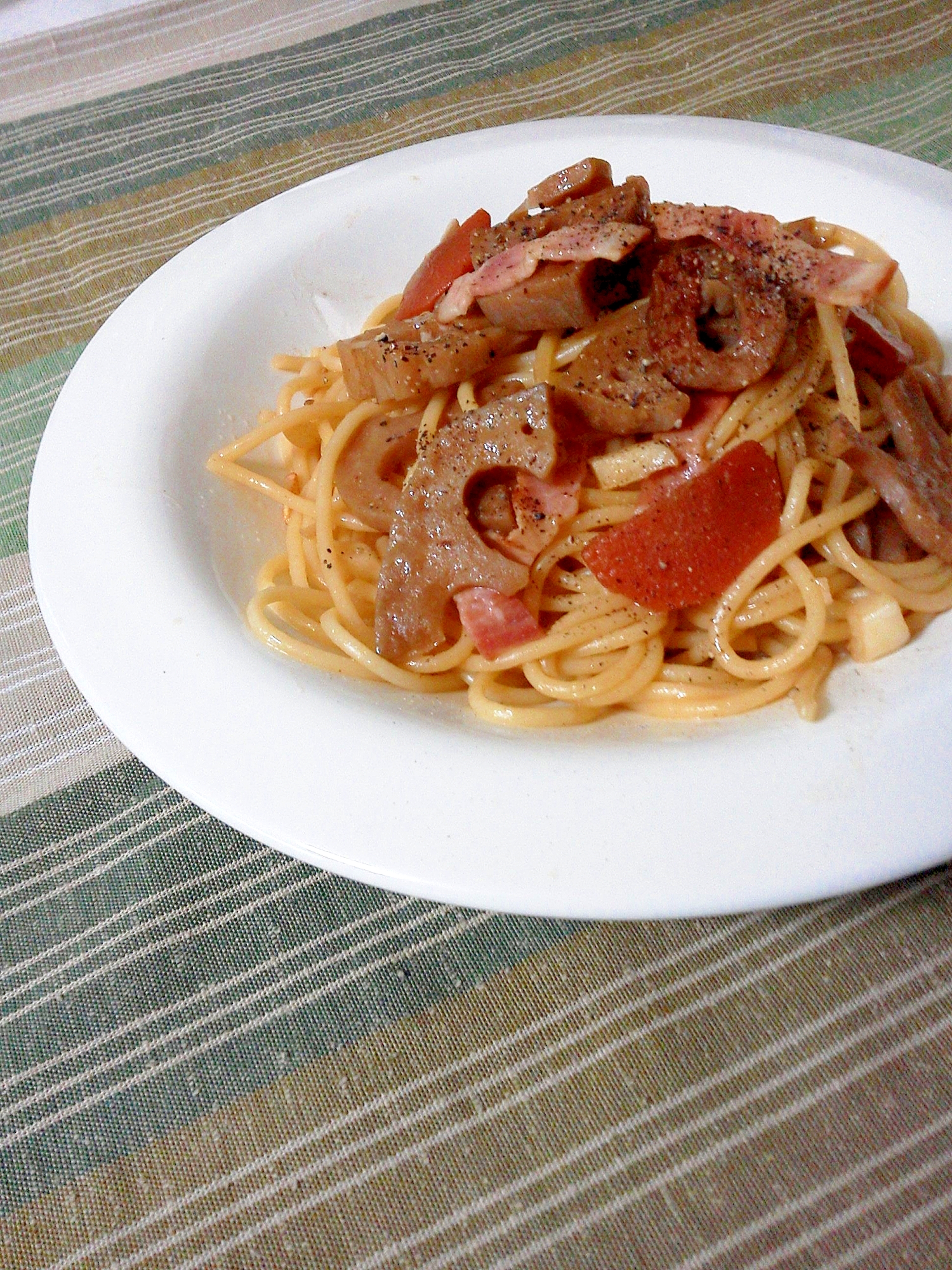 余ったきんぴらで♪ベーコンとれんこんの和風パスタ