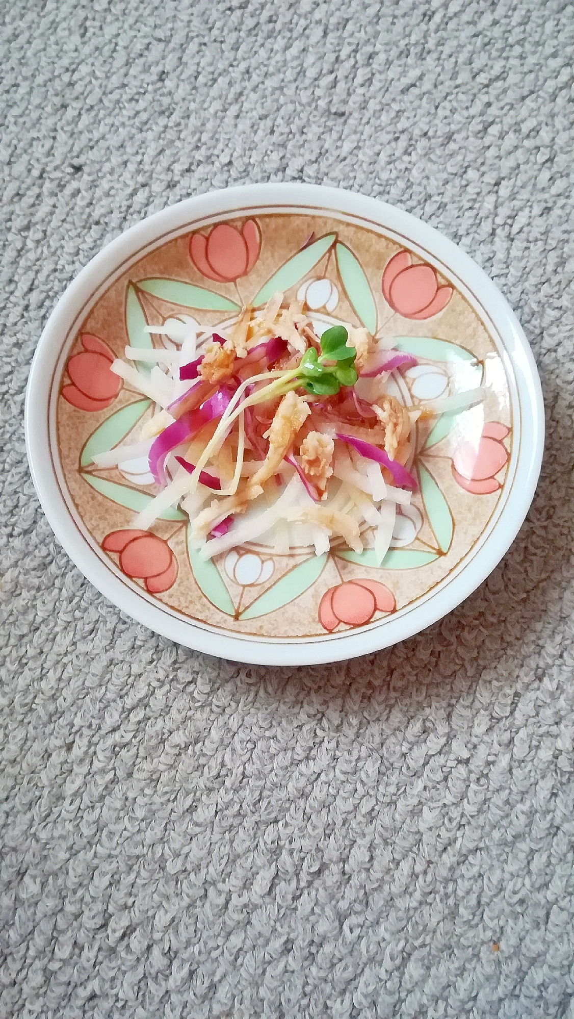 紫キャベツと鶏ハムの大根サラダ☆おかかポン酢風味