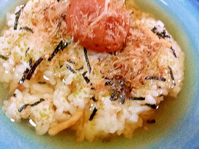 今日のお茶漬け はちみつ梅 鰹節の麦茶漬け レシピ 作り方 By Megmako 楽天レシピ