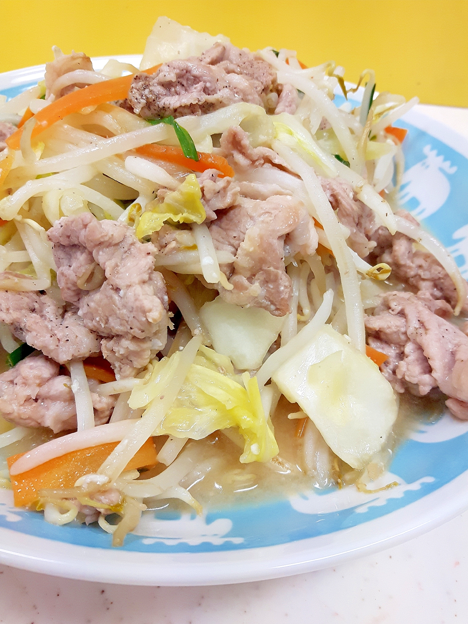 電子レンジで下処理(^^)豚肉と野菜の塩麹炒め♪