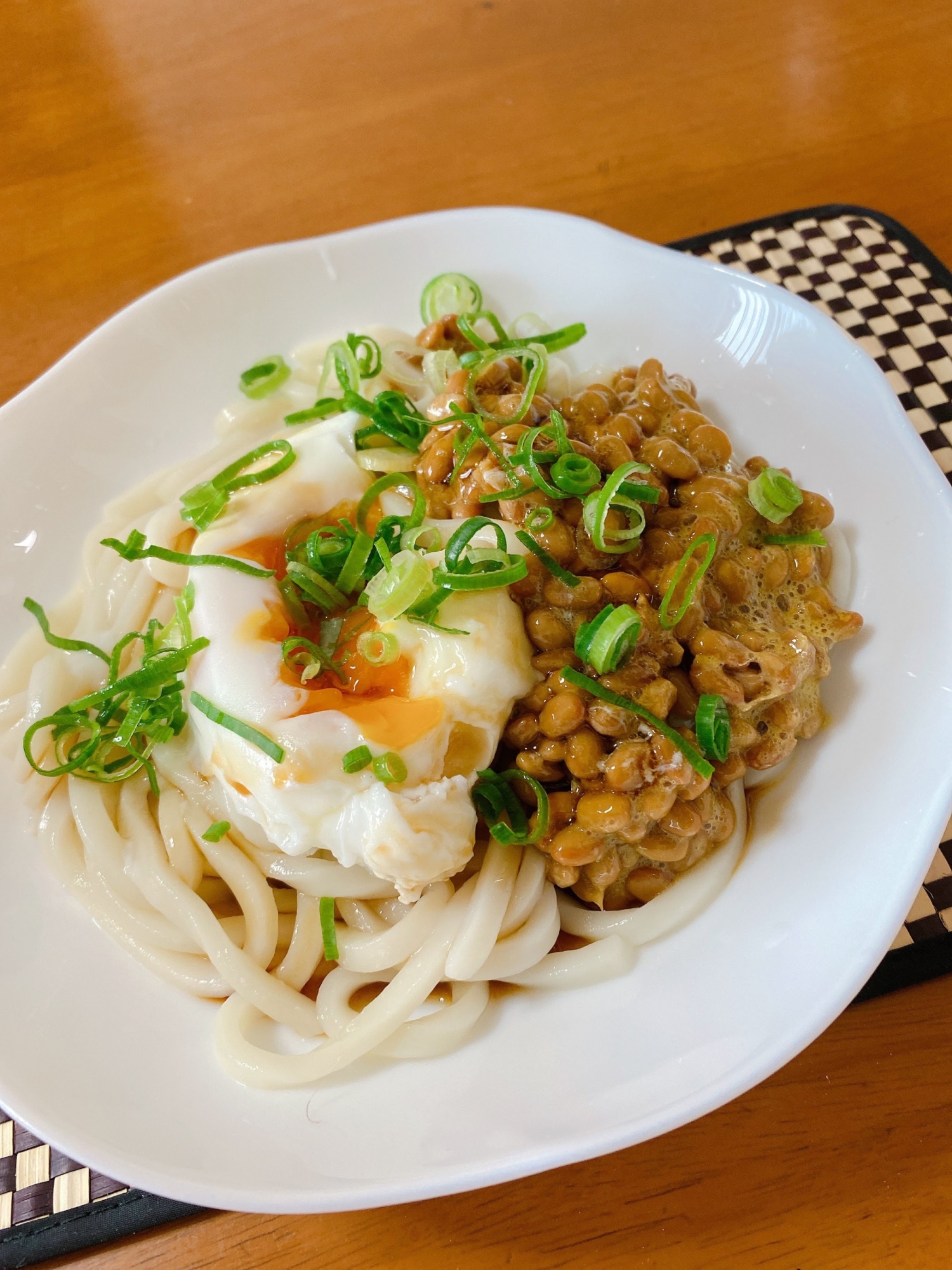 超お手軽！納豆と温泉卵のぶっかけうどん