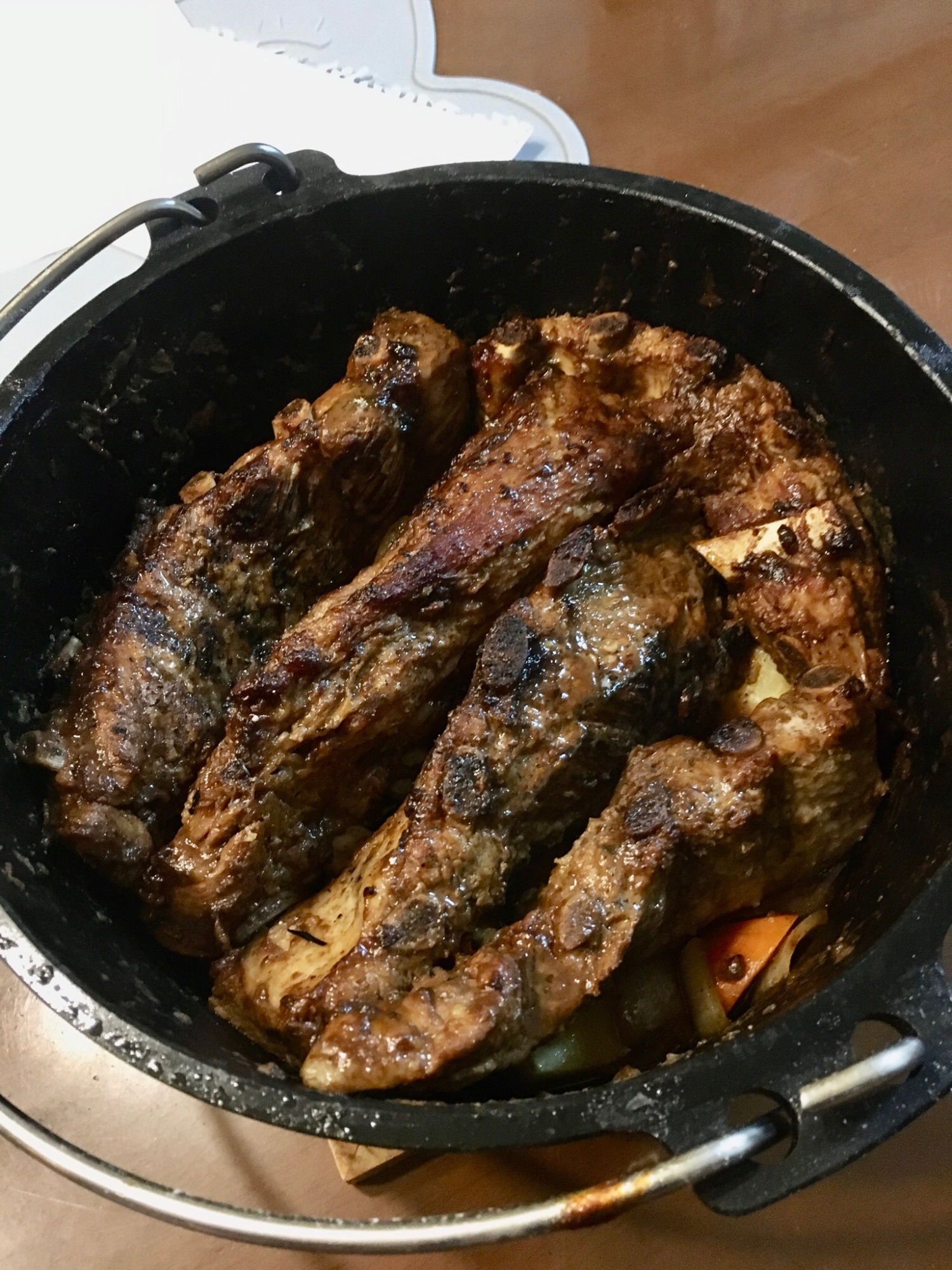 ダッチオーブンで作る丸鶏 ローストチキン レシピ 作り方 By パンダ12 楽天レシピ ダッチオーブンで作る丸鶏 ローストチキン レシピ 作り方 By パンダ12 楽天レシピ