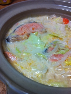 クラムチャウダー風 牡蠣・鮭鍋