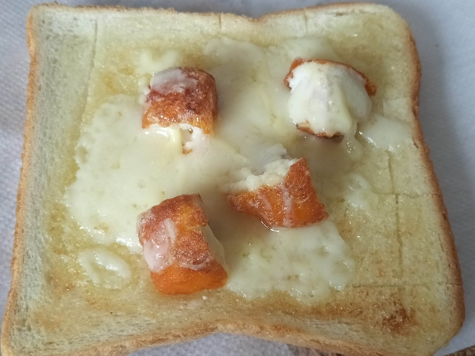 からあげクンで簡単チキンナゲットチーズトースト