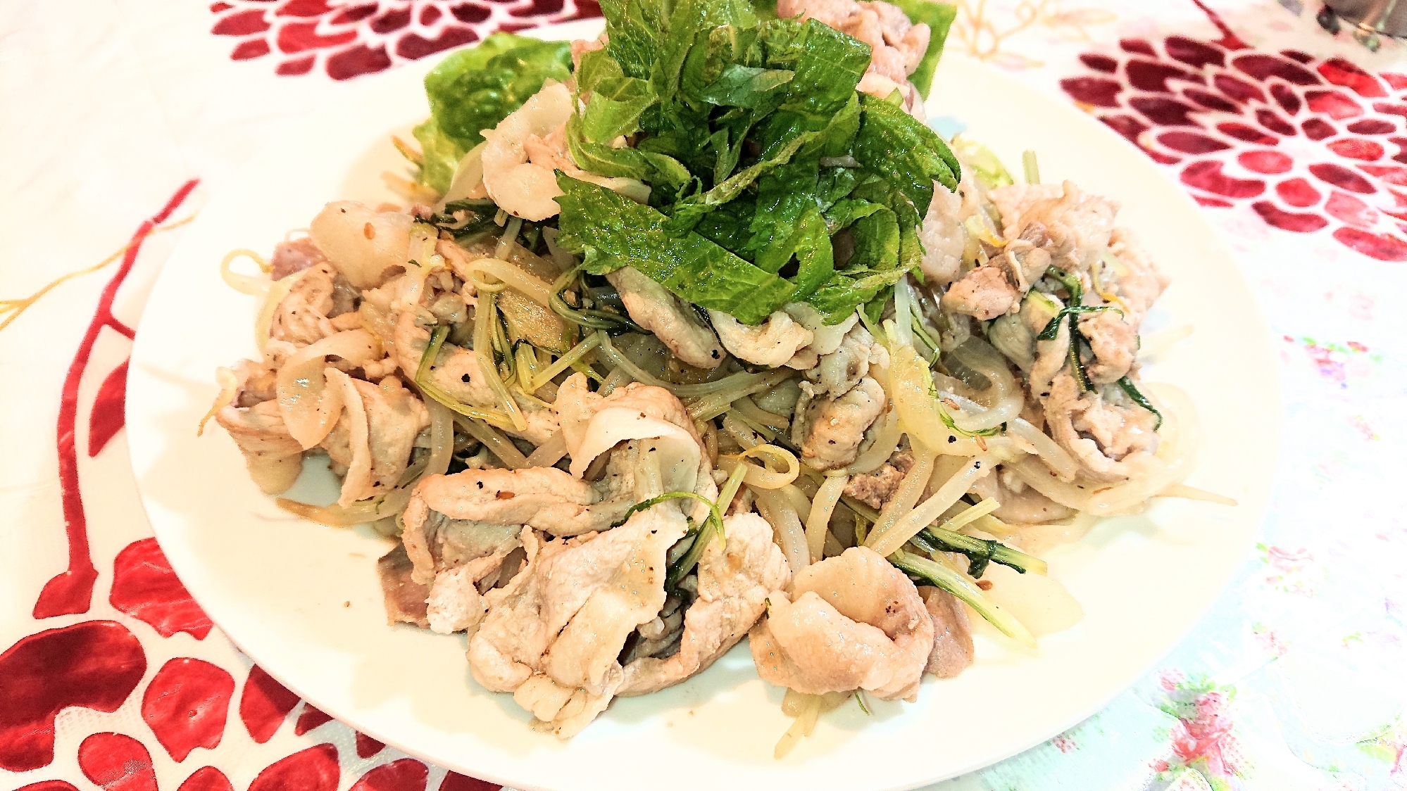 大葉de!もやしと水菜の豚こま炒め
