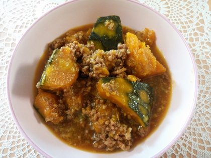 同じかぼちゃの煮物でも、ひき肉が入ってると全然味が違いますね！旦那さんが気に入ってパクパク食べてました♡