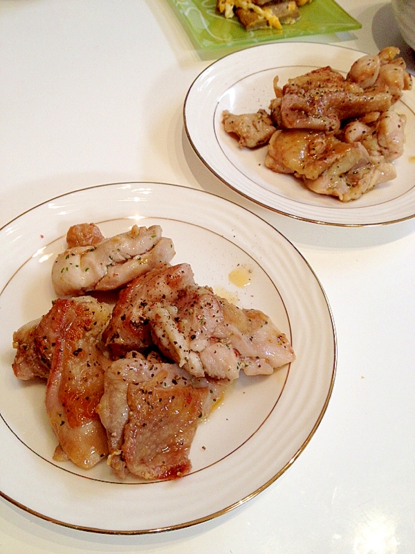 鶏もも肉のスパイスパリパリ焼き レシピ 作り方 By とっこ 楽天レシピ