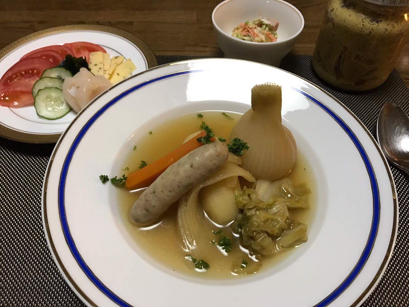 丸ごと新玉ねぎのスープ