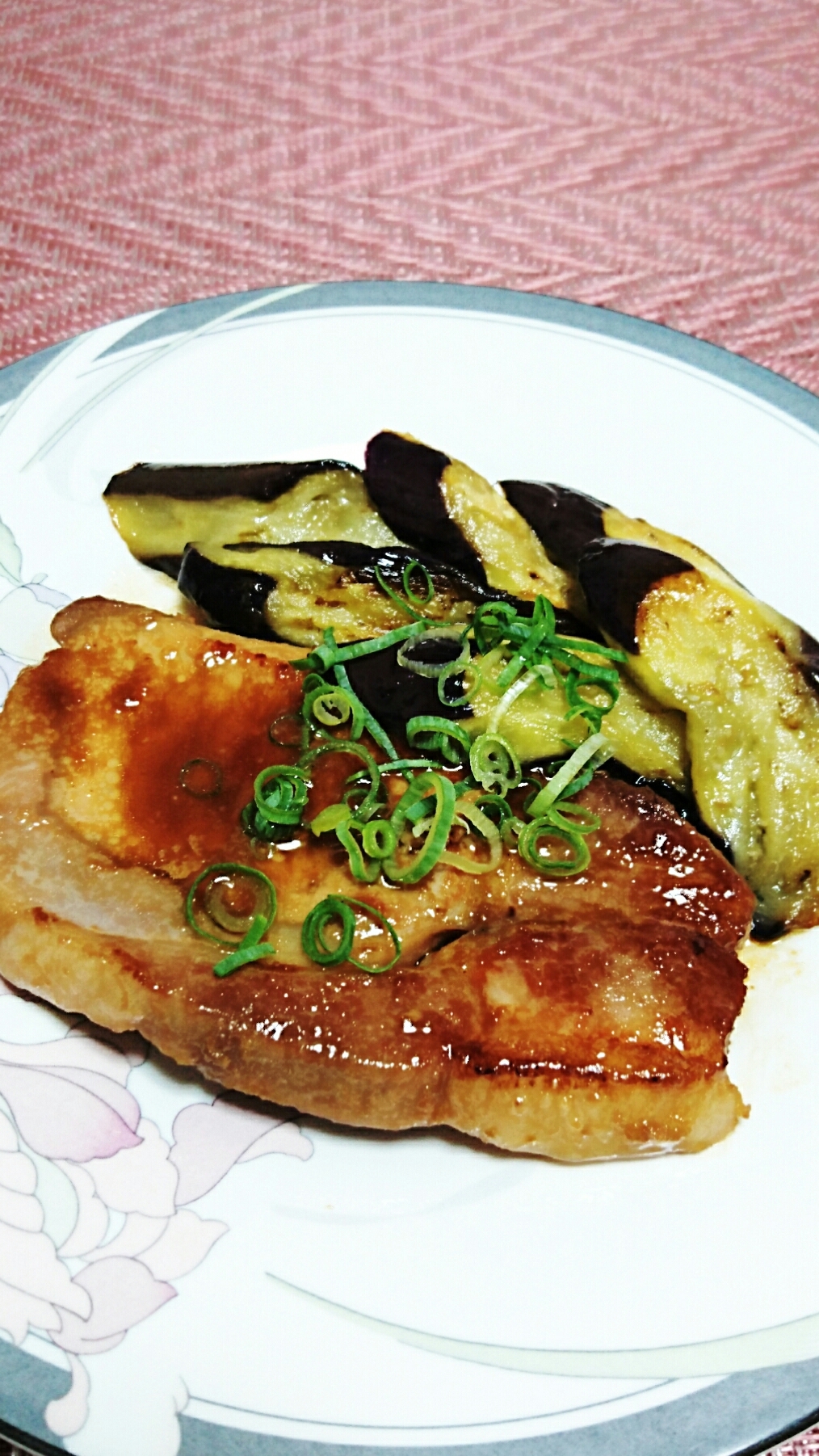 バター醤油と生姜のトンテキとナスソテー♪