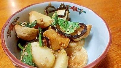 蕪の　塩昆布・胡麻和え